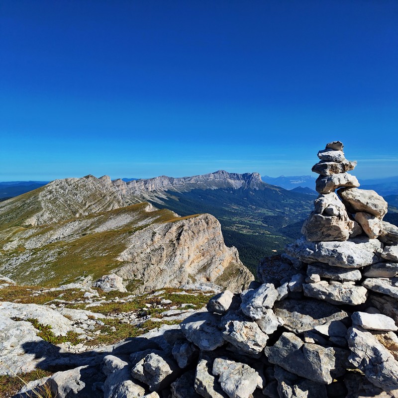 La Lozère : les espaces y sont encore très sauvages et préservés .